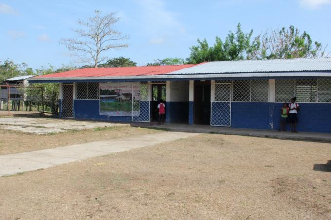 Escuela de Limbaikan en Prinzapolka, Nicaragua.